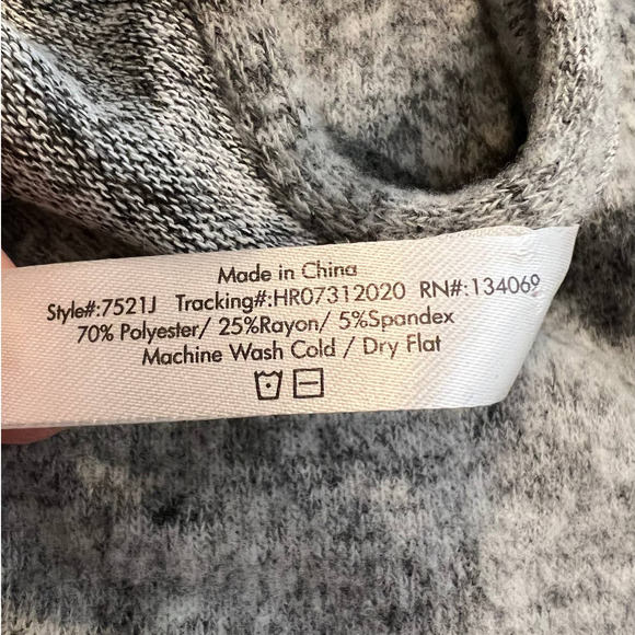 New Love Charm Gray Fleece Top with Dark Gray Stars and Low Back Size XL - Picture 5 of 6